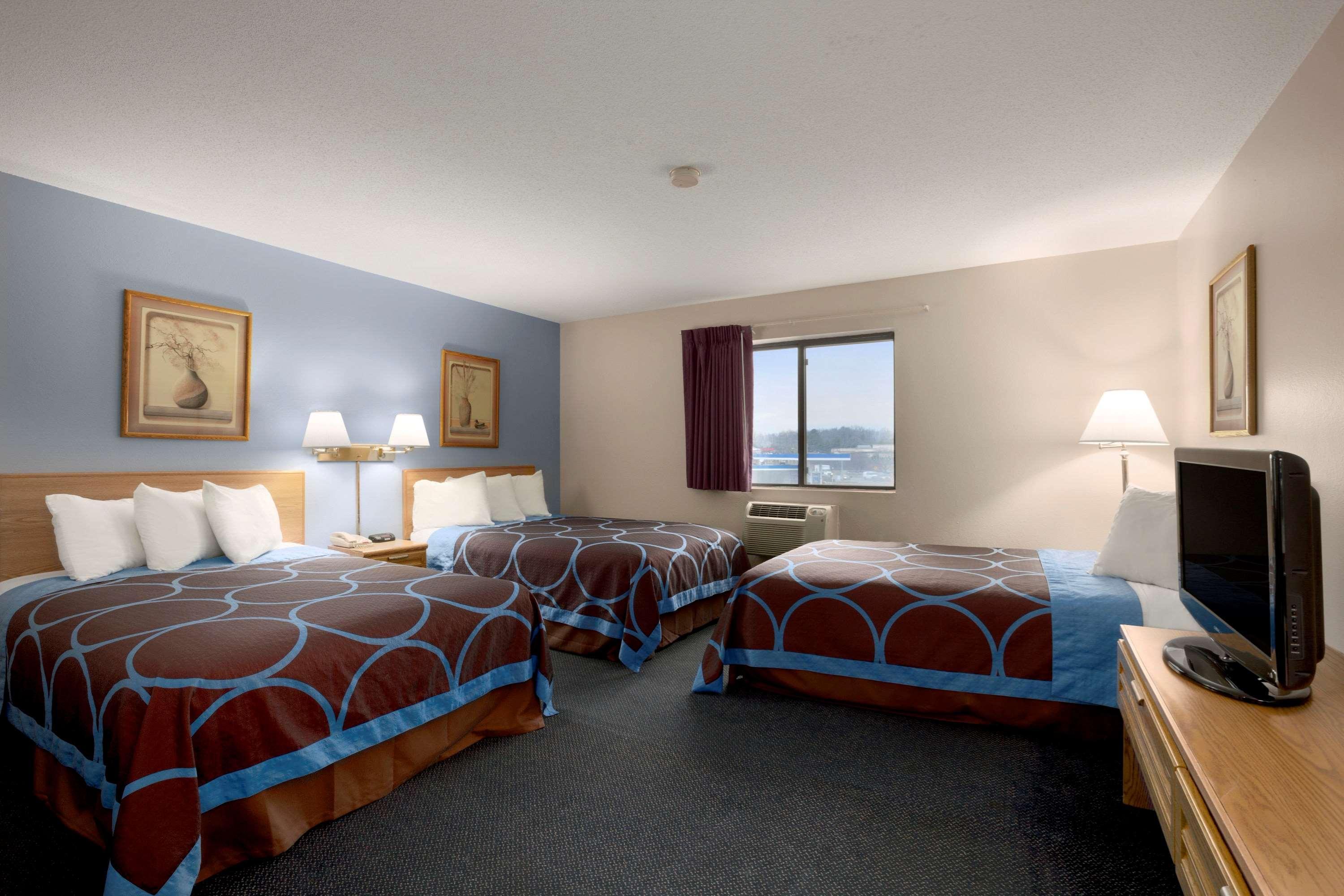 ซูเปอร์ 8 บาย วินด์แฮม ครอมเวลล์/มิดเดิลทาวน์ Hotel ภายนอก รูปภาพ