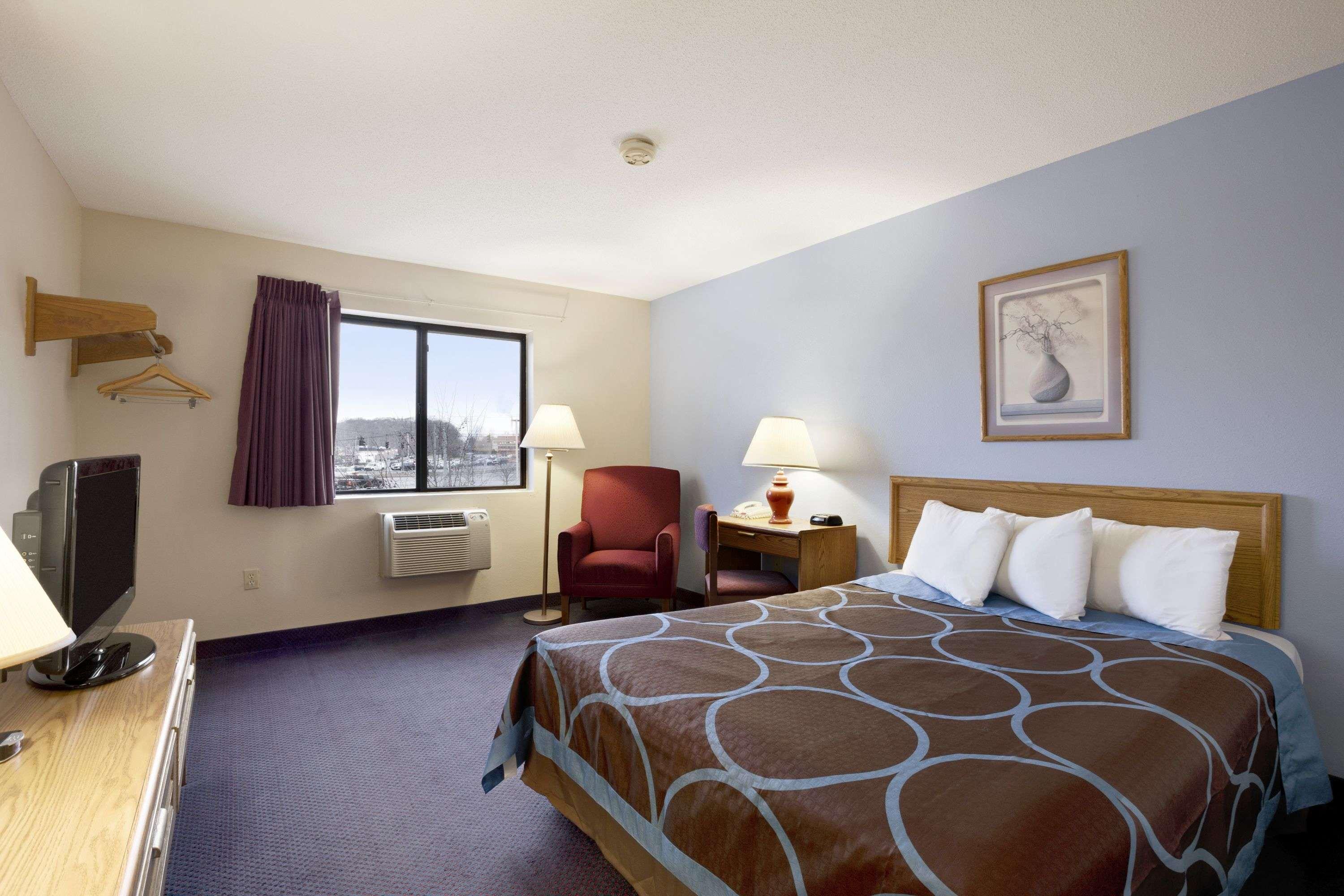ซูเปอร์ 8 บาย วินด์แฮม ครอมเวลล์/มิดเดิลทาวน์ Hotel ภายนอก รูปภาพ